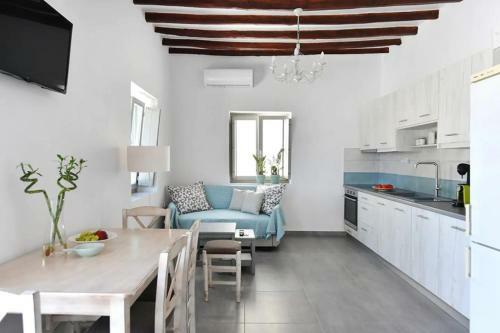 Marousso's Seafront House