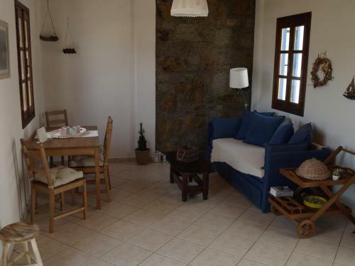 Ornos Seaside Blue Villas