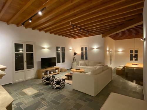 Patron Pool Villa By Mykonos & More
