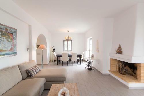 Parian Hill Residence Villa