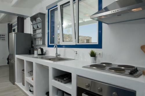 Parian White Luxury Apartments
