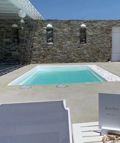 Parian White Luxury Apartments