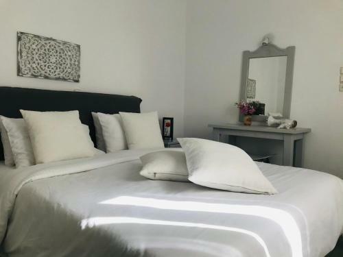 Studio Apartment Violetta At Livadia Beach