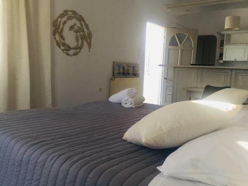 Studio Apartment Violetta At Livadia Beach