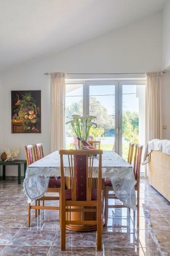Artzy Villa