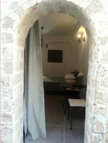 Villa Leon - Private Courtyard Serenity