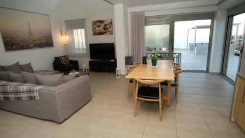 Eva Villas East, With Infinity Pool & And Panoramic Sea View