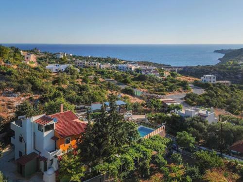 Villa Staras - With Private Heated Pool & Jacuzzi
