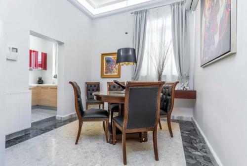 Arhondiko Apartment Vs Rhodes Town