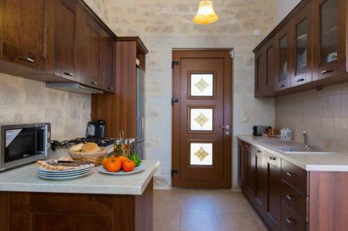 Villa Faethon & Aeolos