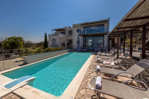 Villa Serenity - With Private Heated Pool