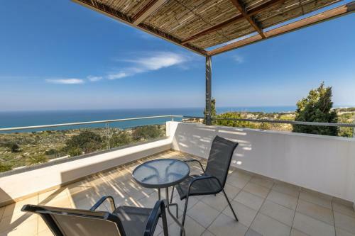 Villa Serenity - With Private Heated Pool
