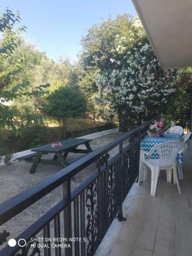 Dassia Green Apartments
