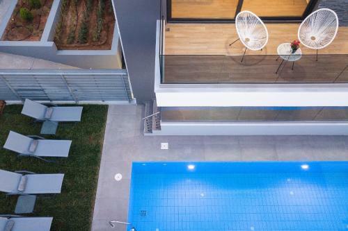 Nisos Villa, Walking Distance To The Beach & Shops!
