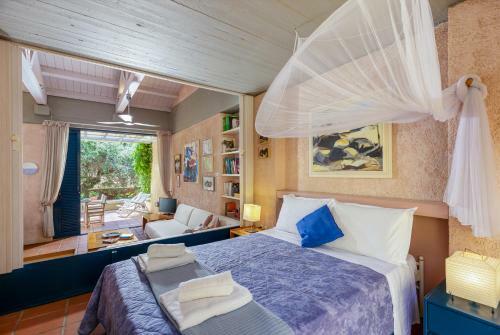 Barbati Beach Art House