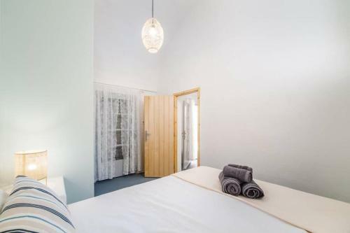 New Villa Tholos - 400m From Famous Kamari Beach