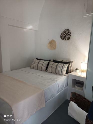 New Villa Tholos - 400m From Famous Kamari Beach