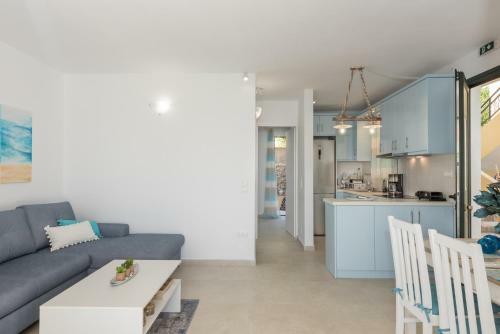Waves Apartments Melody Glyfada