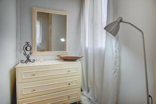 Glyfada Apartment No. 7
