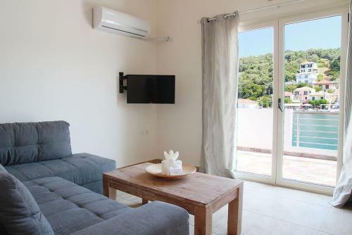 Xaradiotis House - A Modern Home Away From Home