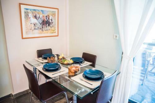 Eirinis House