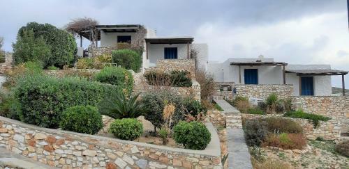 Cozy Cottage With Shared Pool At Marchello Beach