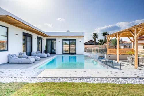 Sardines Luxury Villas