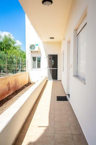 Sunny Apartment Close To The Sea