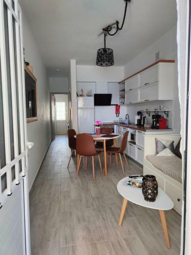 Sea Sound Haraki Apartment