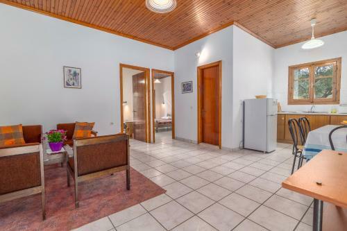 Andreas Apartments