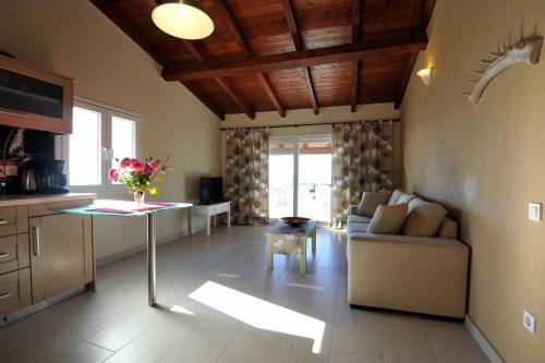 Villa Theodora View Apartments Afroditi