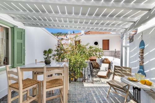 Lemon Garden House By Emerald