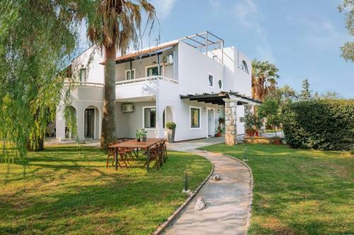 Never Ending Summer Luxury Villa