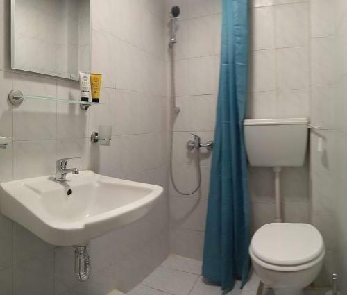 Hostal Fourni Sand