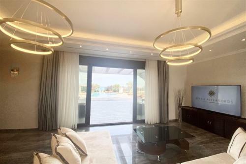 Epavli Alexandros Luxury Villa