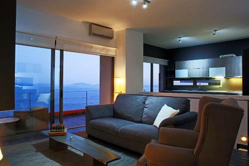 Seaview Salty Villa