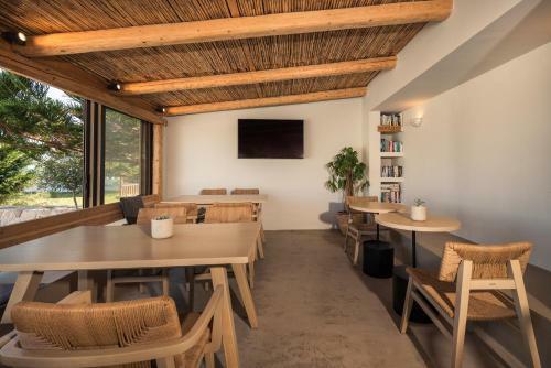 Paradise Studios & Apartments