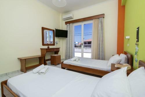 Sunbliss Studios & Apartments