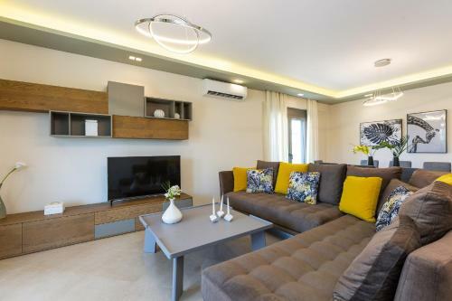 Anesis Villa, Spacious & Cozy!