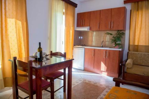 Hostal Room In Studio - Beautiful Studio For 2 People With Outdoor Pool