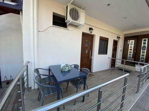 Evgenia & Zoe Apartments