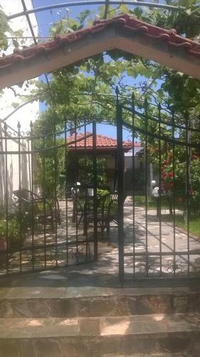 Hostal Villa Eleon 2