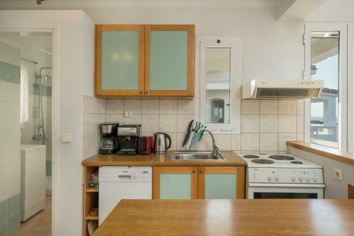 Kiani Seafront Apartments