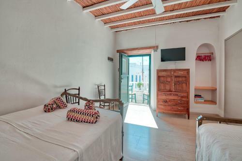 Kastro House