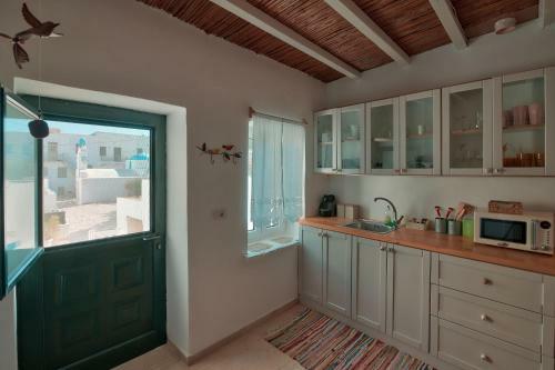 Kastro House