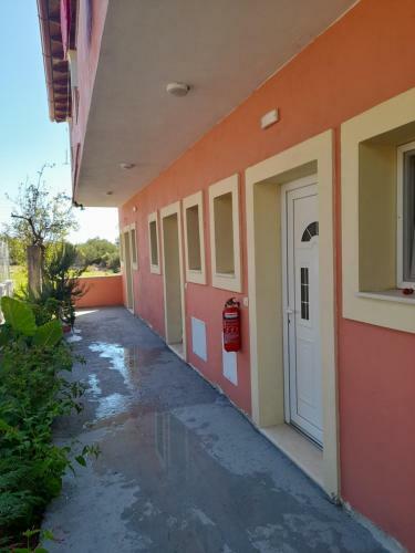 Angelos Apartment's