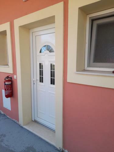 Angelos Apartment's