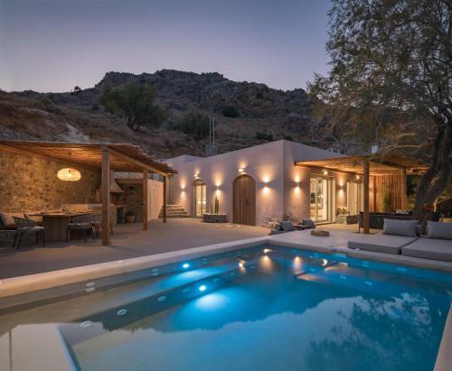 Villa Isla Beach House, A Timeless Retreat!