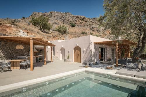 Villa Isla Beach House, A Timeless Retreat!