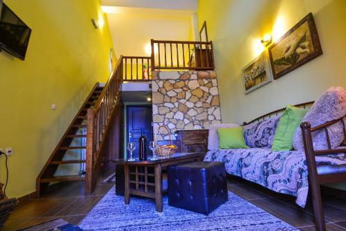 Hostal Voreio Selas